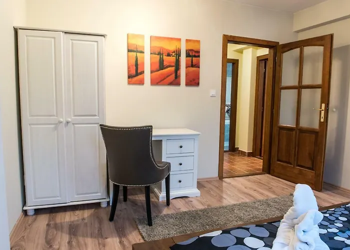 Spacious And Quiet Attic Flat In Centre Appartamento *