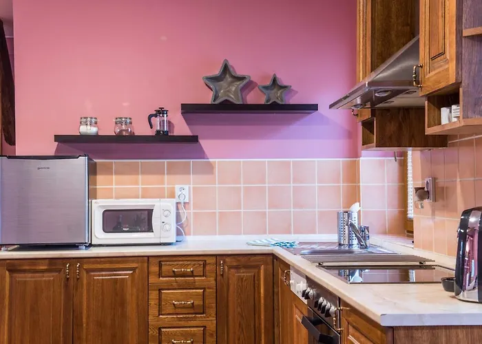 Spacious And Quiet Attic Flat In Centre Praga
