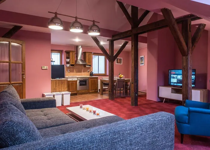 Spacious And Quiet Attic Flat In Centre Appartamento