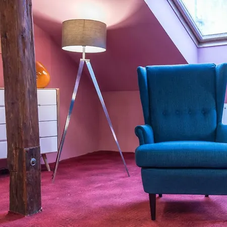 Spacious And Quiet Attic Flat In Centre Apartment *