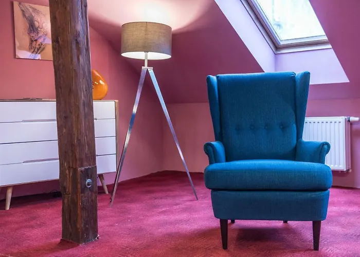 Spacious And Quiet Attic Flat In Centre Apartamento *