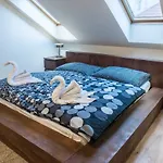 Διαμέρισμα Spacious And Quiet Attic Flat In Centre Πράγα