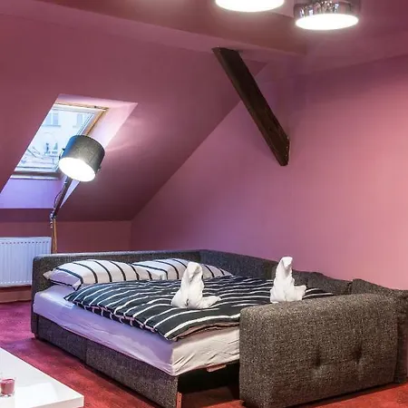 Apartamento Spacious And Quiet Attic Flat In Centre *