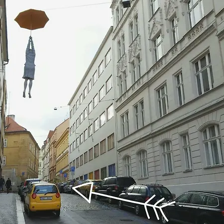 Spacious And Quiet Attic Flat In Centre דירה